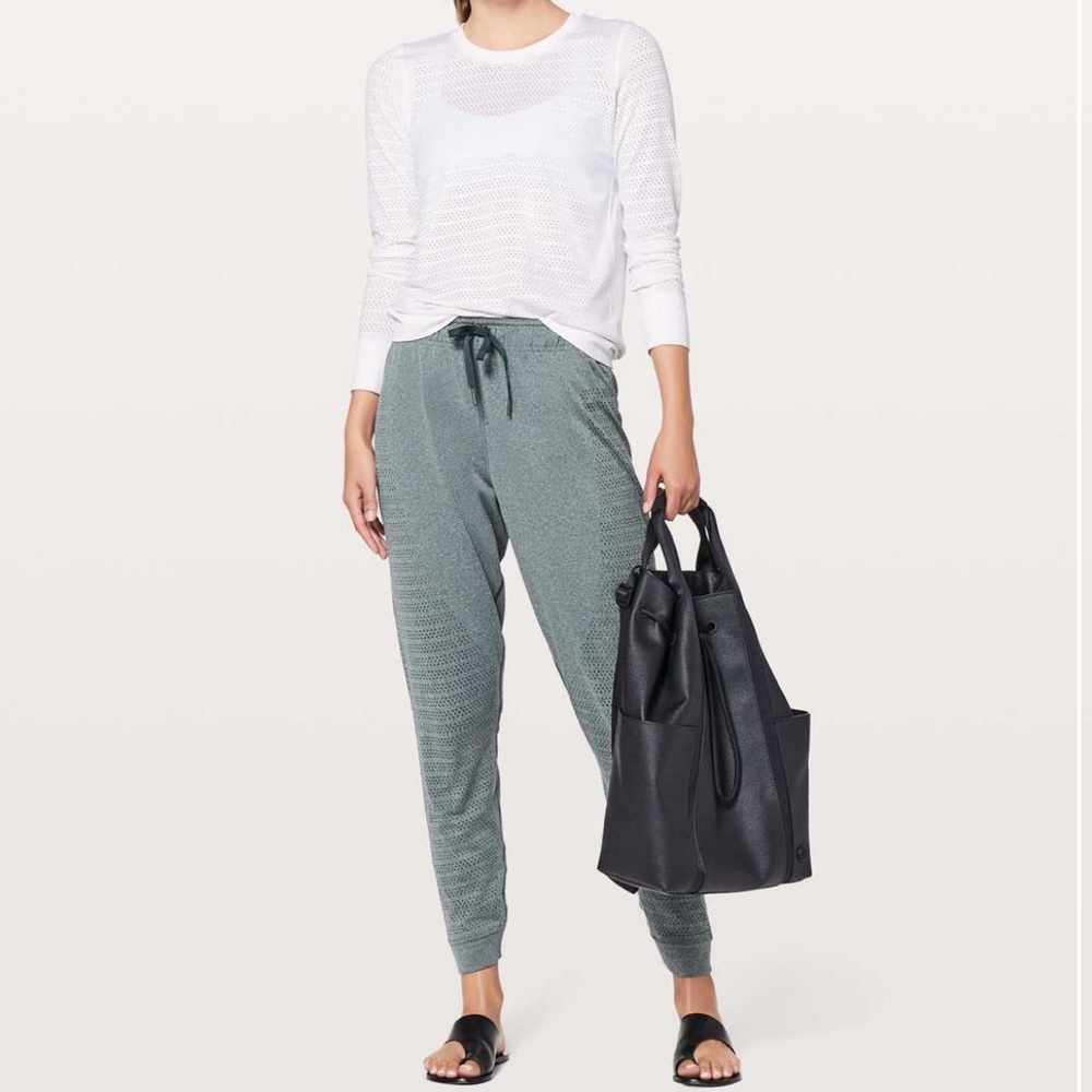 Like New Lululemon Breeze By Jogger Squad 12